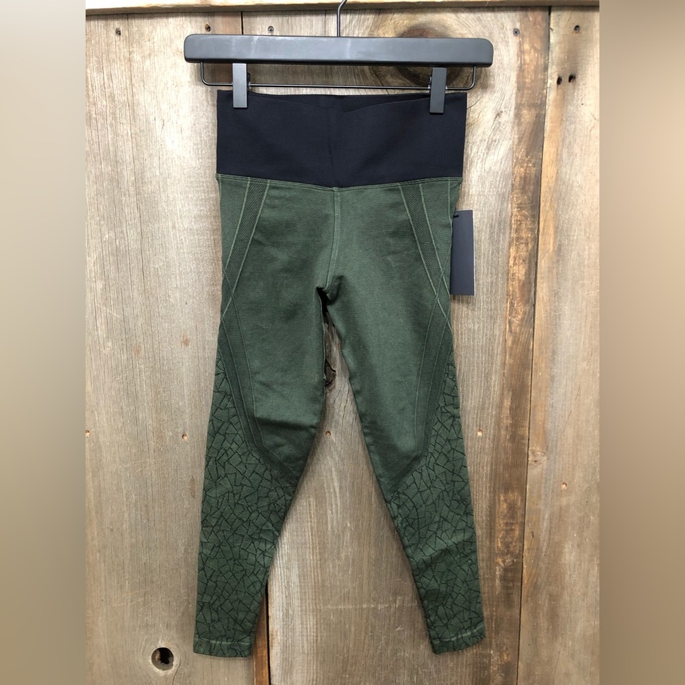 NUX Compression Textured Leggings in Green Size Small